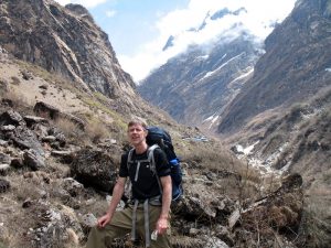 Along the Modi river with the first Himalaya guesthouse in the distant background. 